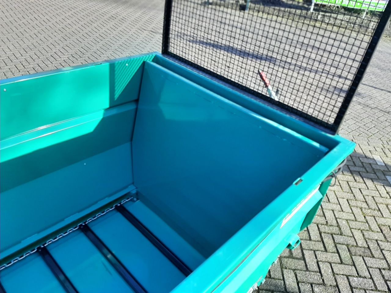 Düngerstreuer of the type Rink WBS-20, Neumaschine in Hardegarijp (Picture 11)