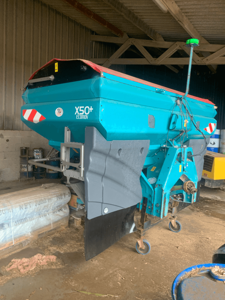 Düngerstreuer des Typs SKY X50+ ECONOV, Gebrauchtmaschine in TREMEUR (Bild 1)