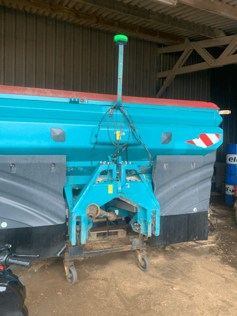 Düngerstreuer des Typs SKY X50+ ECONOV, Gebrauchtmaschine in TREMEUR (Bild 5)