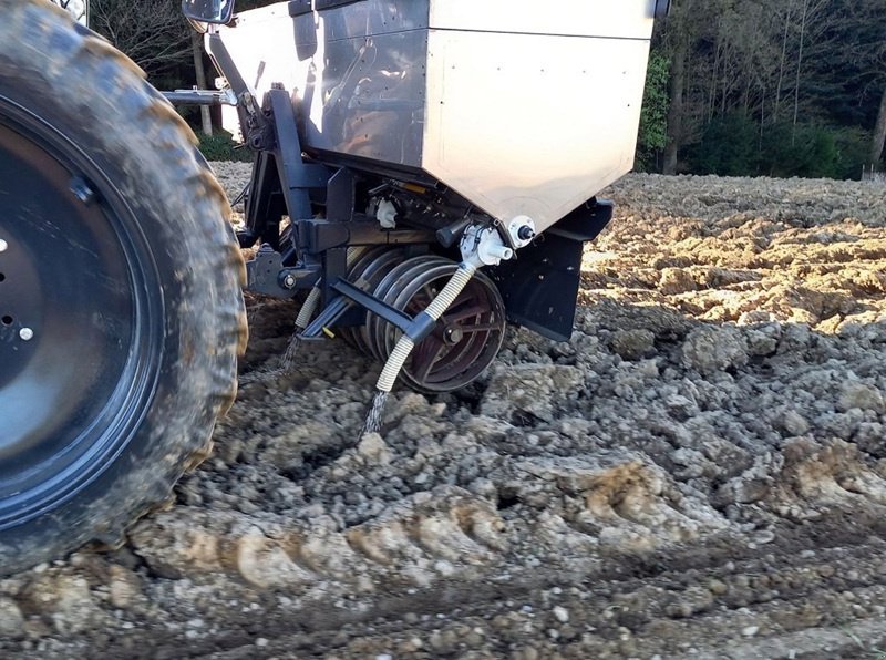 Düngerstreuer of the type Sonstige 4-reihig, Gebrauchtmaschine in Schwarzhäusern (Picture 1)