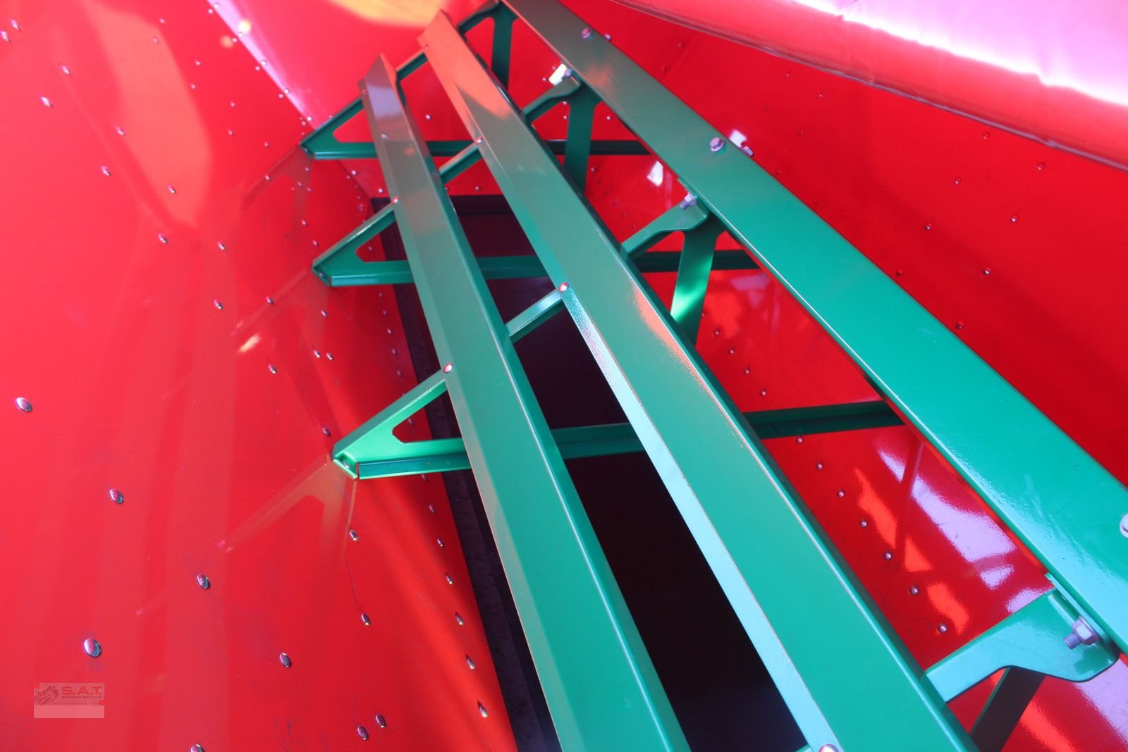 Düngerstreuer des Typs Sonstige Agro-Masz REWO 8200 Kalk- und Düngerstreuer, Neumaschine in Eberschwang (Bild 22)