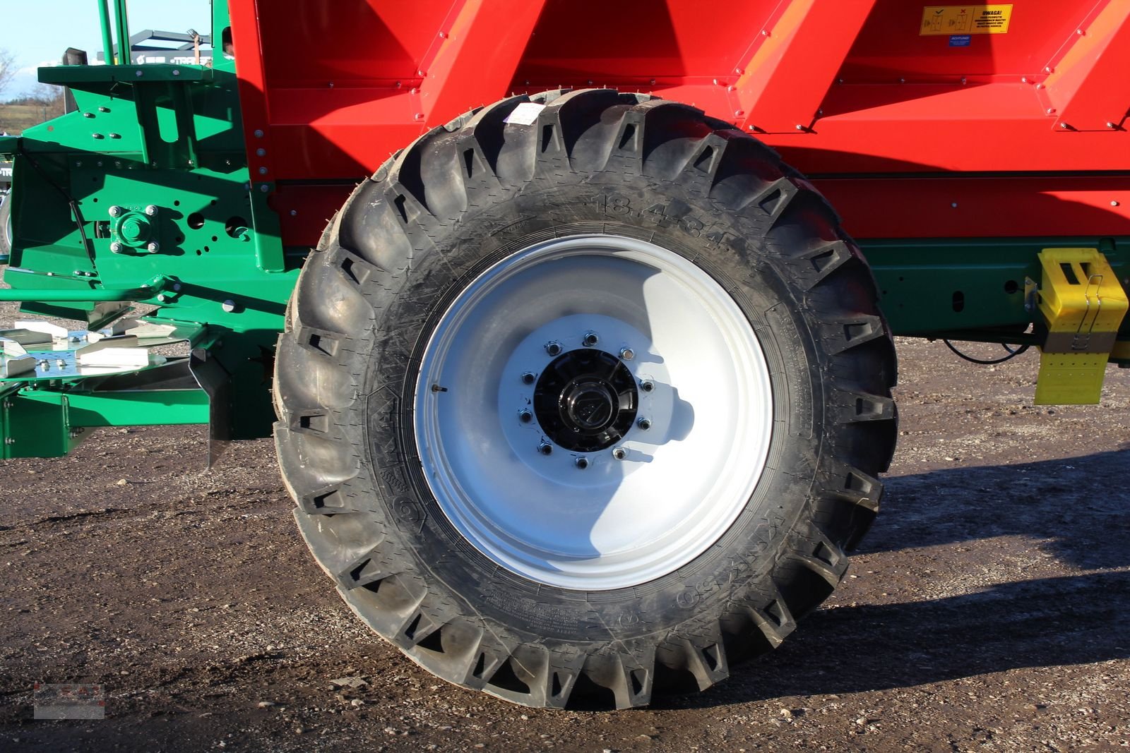 Düngerstreuer des Typs Sonstige Agro-Masz REWO 8200 Kalk- und Düngerstreuer, Neumaschine in Eberschwang (Bild 3)