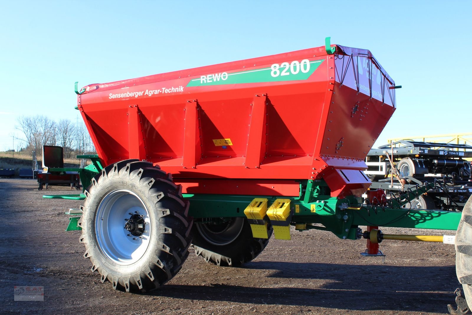 Düngerstreuer des Typs Sonstige Agro-Masz REWO 8200 Kalk- und Düngerstreuer, Neumaschine in Eberschwang (Bild 4)