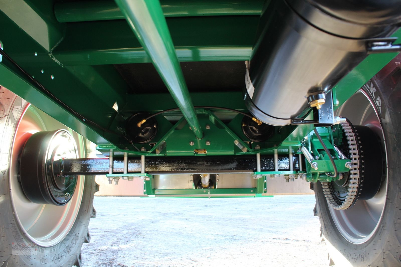 Düngerstreuer des Typs Sonstige Agro-Masz REWO 8200 Kalk- und Düngerstreuer, Neumaschine in Eberschwang (Bild 31)