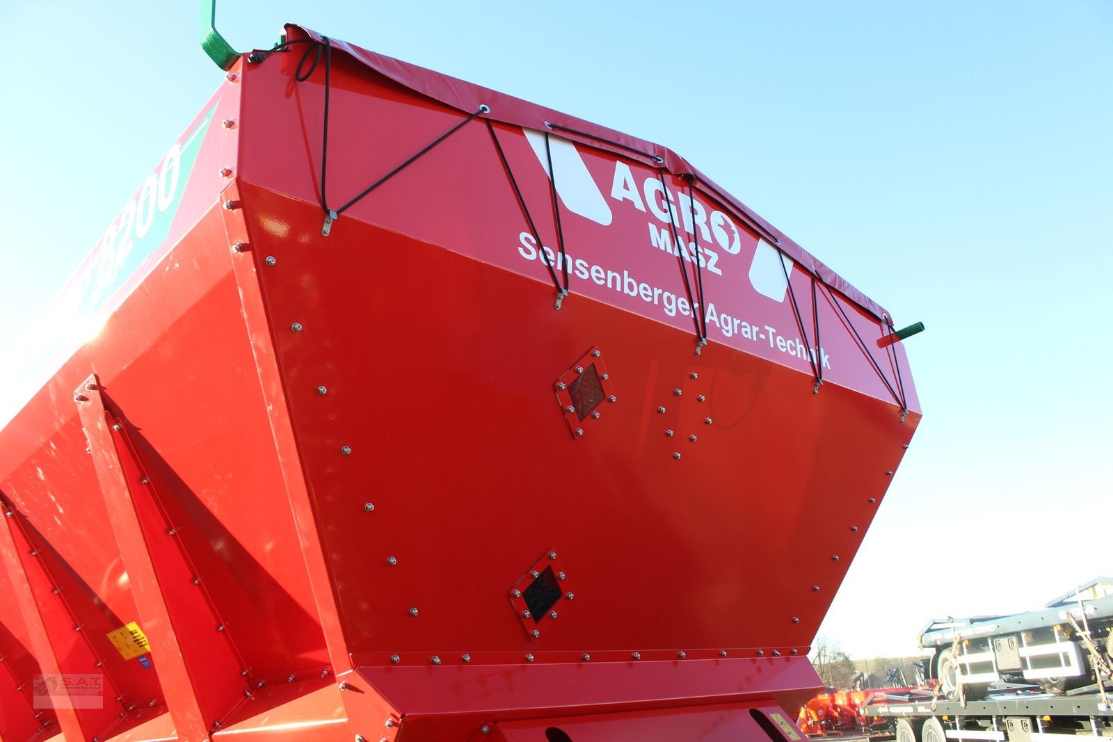 Düngerstreuer des Typs Sonstige Agro-Masz REWO 8200 Kalk- und Düngerstreuer, Neumaschine in Eberschwang (Bild 9)