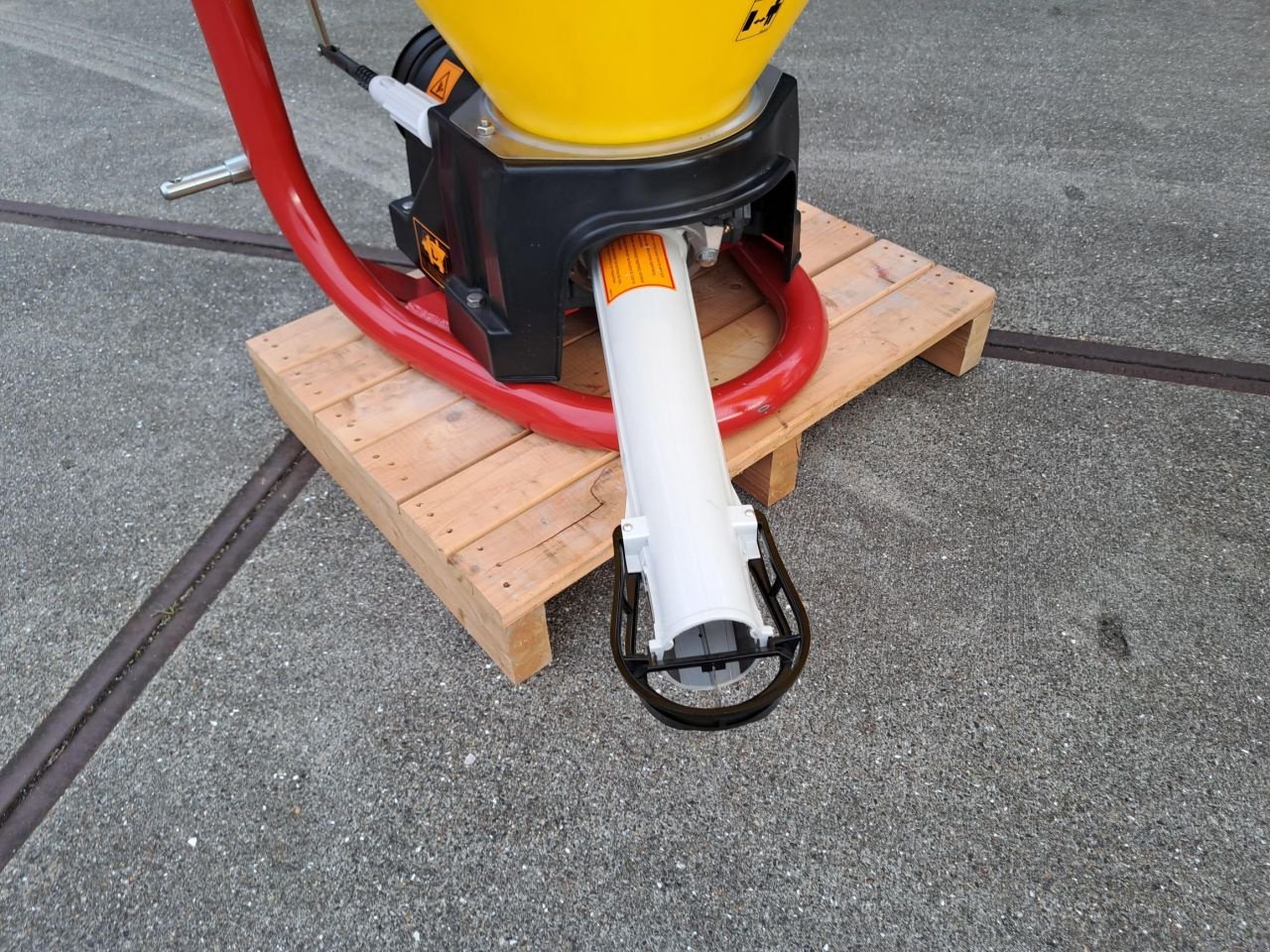 Düngerstreuer a típus Sonstige Agromehanika / cosmo pendel / strooischijf strooier, Neumaschine ekkor: Noordwijkerhout (Kép 3)