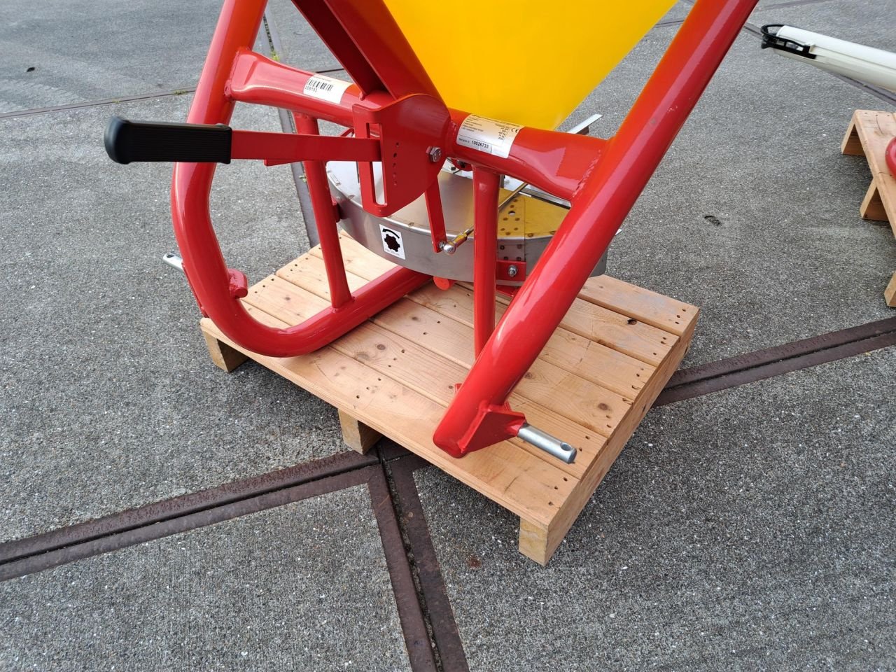 Düngerstreuer a típus Sonstige Agromehanika / cosmo pendel / strooischijf strooier, Neumaschine ekkor: Noordwijkerhout (Kép 8)