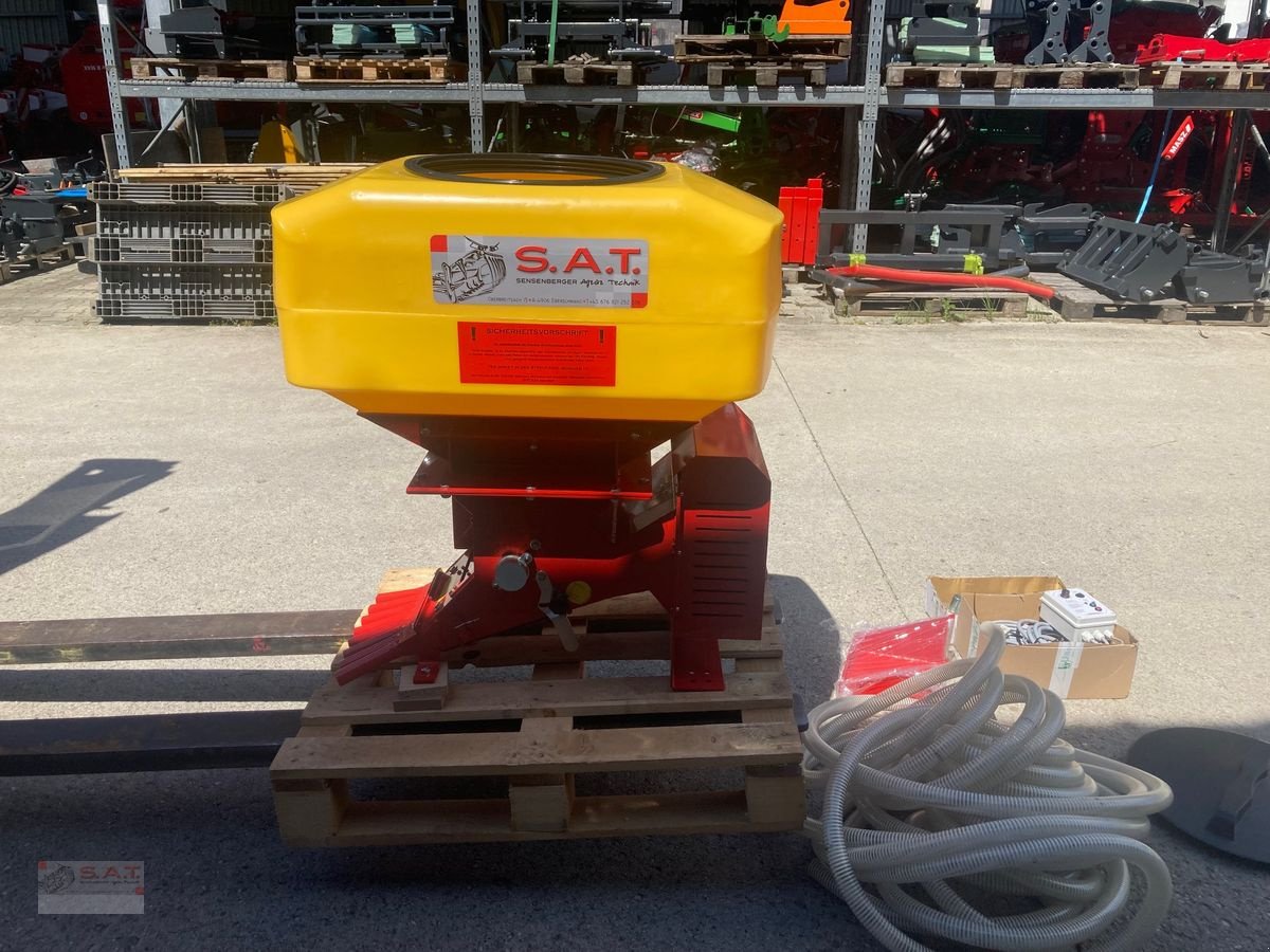 Düngerstreuer des Typs Sonstige Aktion Universalstreuer-frei Haus, Neumaschine in Eberschwang (Bild 3)