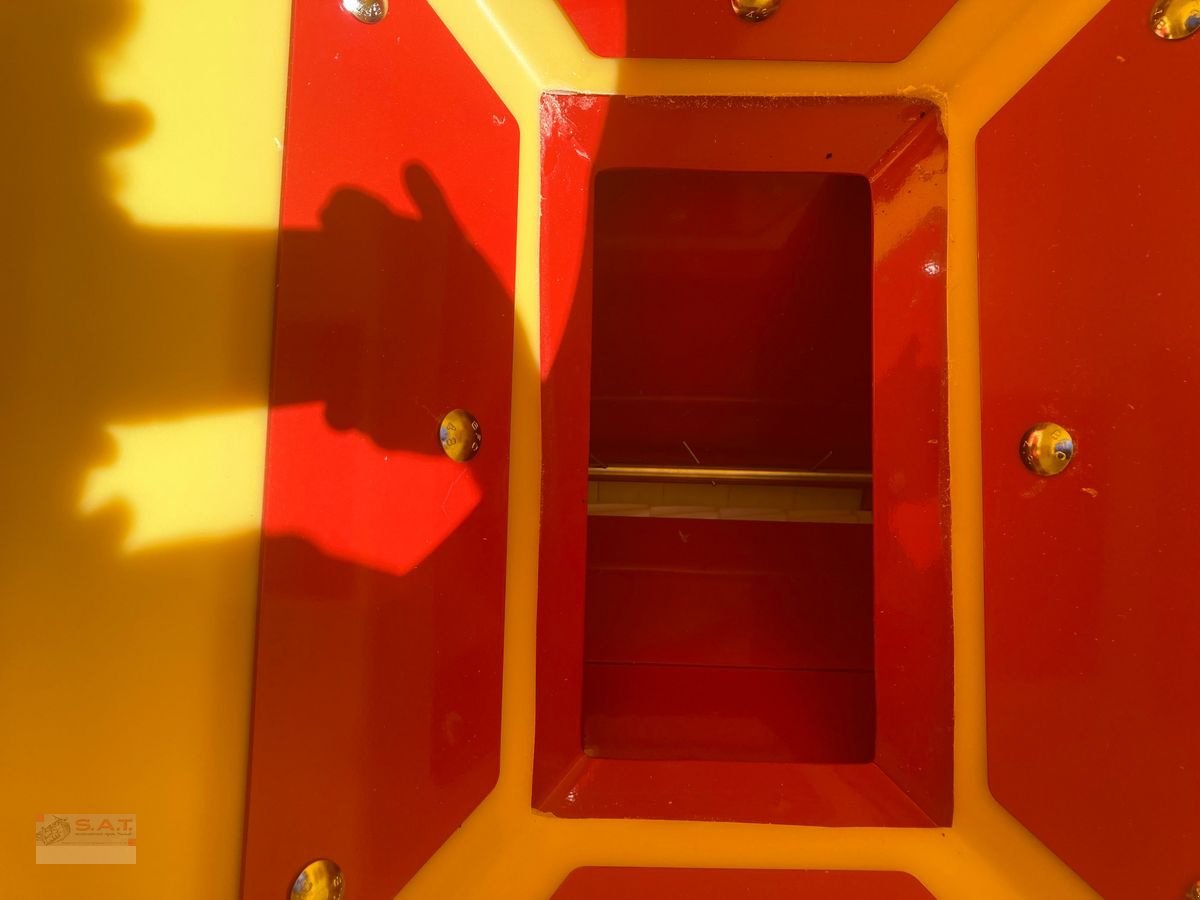 Düngerstreuer des Typs Sonstige Aktion Universalstreuer-frei Haus, Neumaschine in Eberschwang (Bild 7)