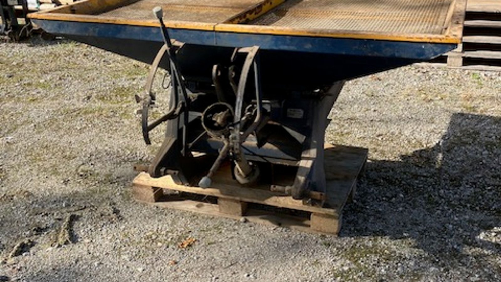 Düngerstreuer типа Sonstige B600, Gebrauchtmaschine в Odense SV (Фотография 1)