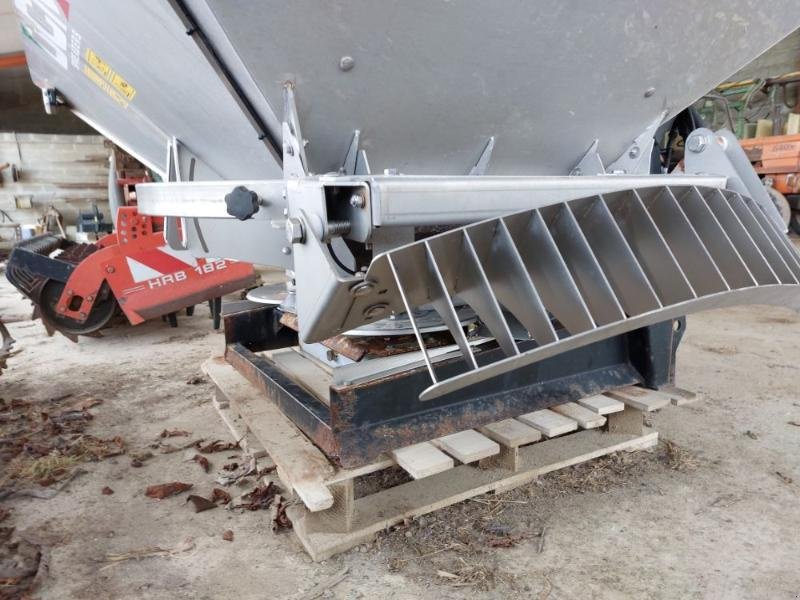 Düngerstreuer от тип Sonstige CA2000INOX-ES, Gebrauchtmaschine в GEMOZAC (Снимка 6)