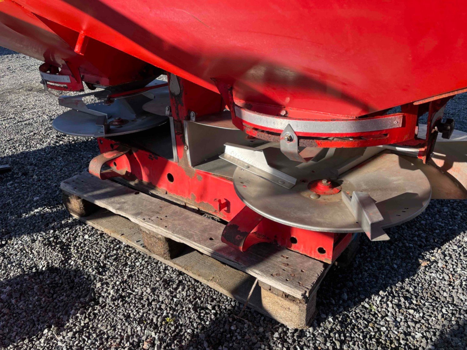 Düngerstreuer za tip Sonstige JETSPREAD281, Gebrauchtmaschine u LA SOUTERRAINE (Slika 6)