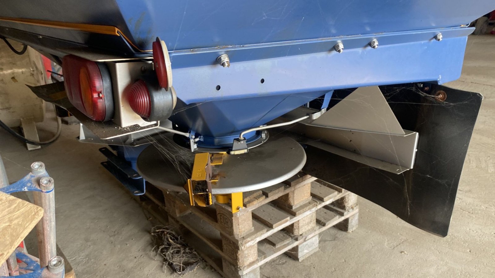 Düngerstreuer of the type Sonstige m2w, Gebrauchtmaschine in øster ulslev (Picture 3)