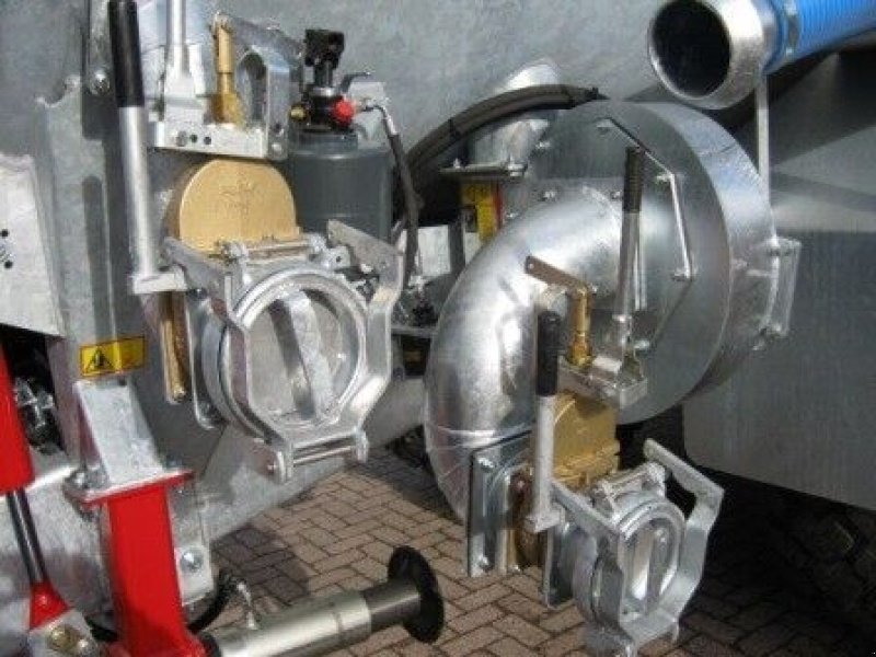 Düngerstreuer des Typs Sonstige Nr. 2807 Bemestertanken, Neumaschine in Goudriaan (Bild 2)