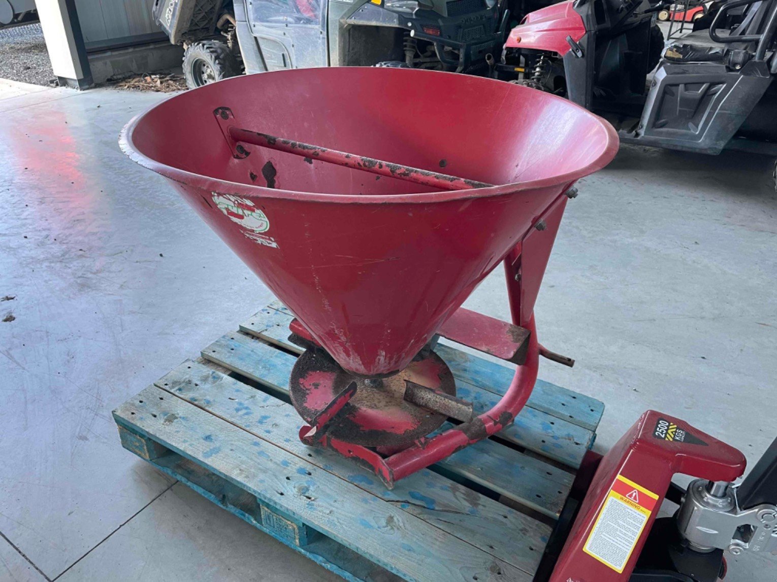 Düngerstreuer typu Suire 150, Gebrauchtmaschine v LA SOUTERRAINE (Obrázek 3)