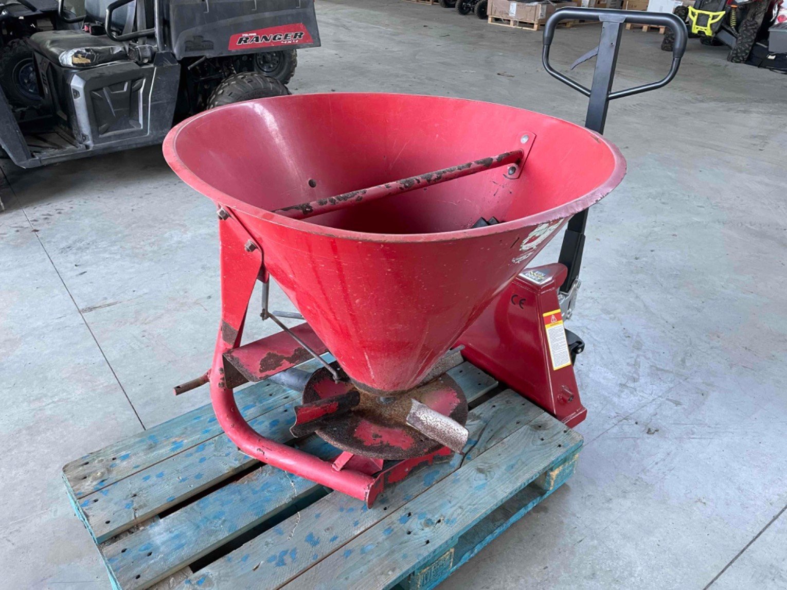 Düngerstreuer typu Suire 150, Gebrauchtmaschine v LA SOUTERRAINE (Obrázek 4)