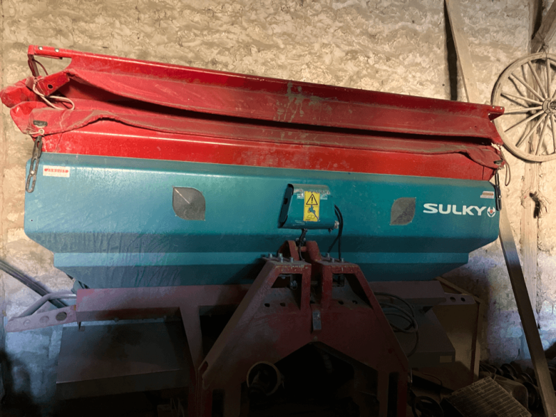 Düngerstreuer a típus Sulky DISTRIBUTEUR D'ENGRAIS X36, Gebrauchtmaschine ekkor: SAINT ANDIOL (Kép 1)