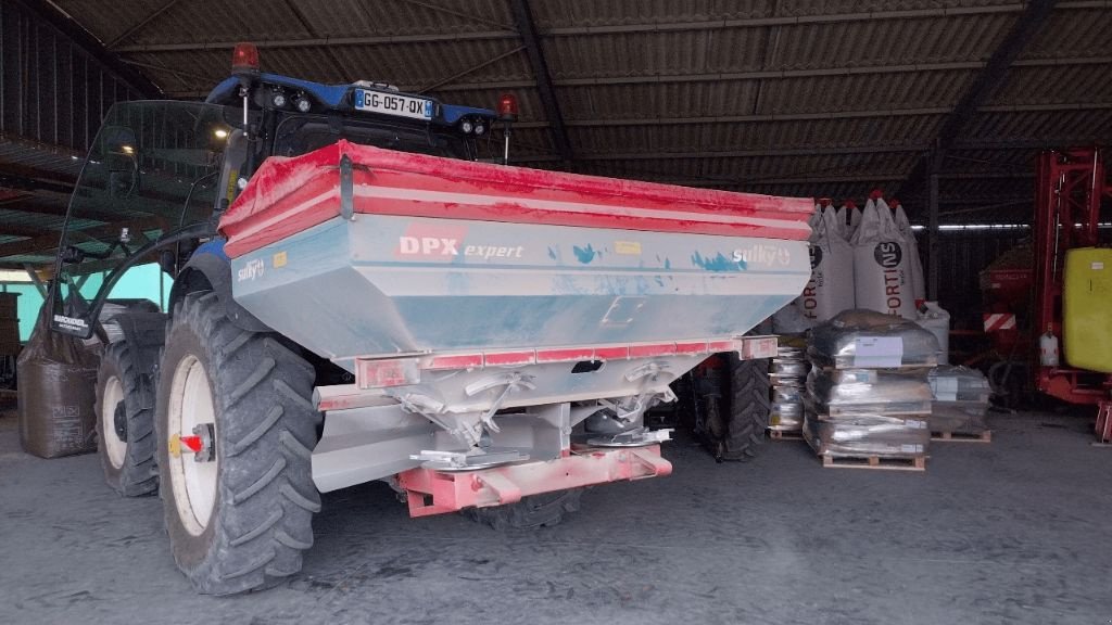 Düngerstreuer typu Sulky DPX EXPERT 2700, Gebrauchtmaschine v ENNEZAT (Obrázek 1)