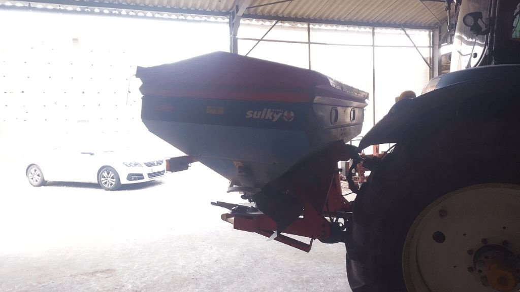 Düngerstreuer typu Sulky DPX EXPERT 2700, Gebrauchtmaschine v ENNEZAT (Obrázek 4)