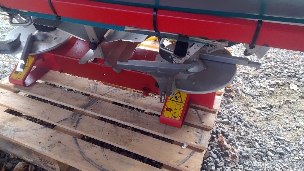 Düngerstreuer типа Sulky DPX EXPERT 2700, Gebrauchtmaschine в ENNEZAT (Фотография 4)