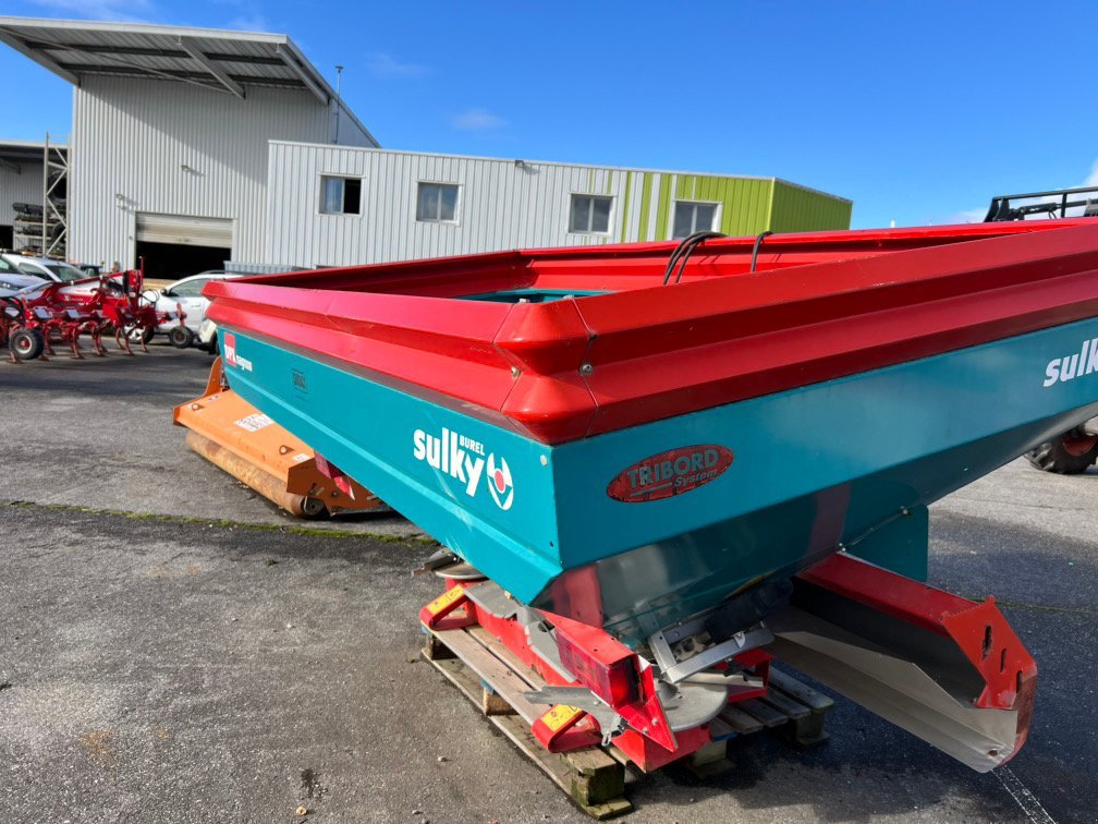 Düngerstreuer des Typs Sulky DPX MAGNUM 2800 12/28, Gebrauchtmaschine in SAINT GAUDENS (Bild 2)