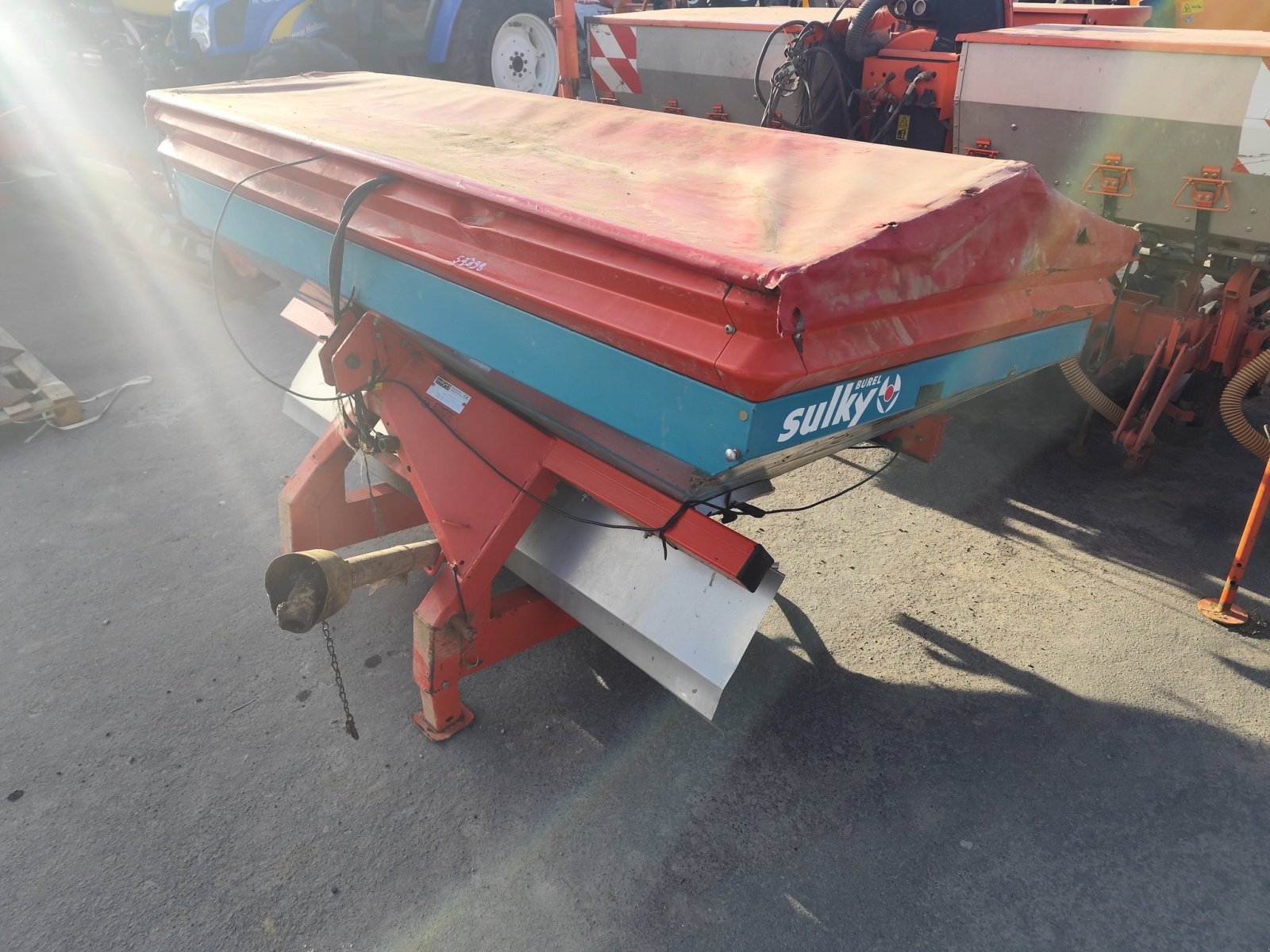 Düngerstreuer des Typs Sulky DPX PRIMA, Gebrauchtmaschine in Le Horps (Bild 4)