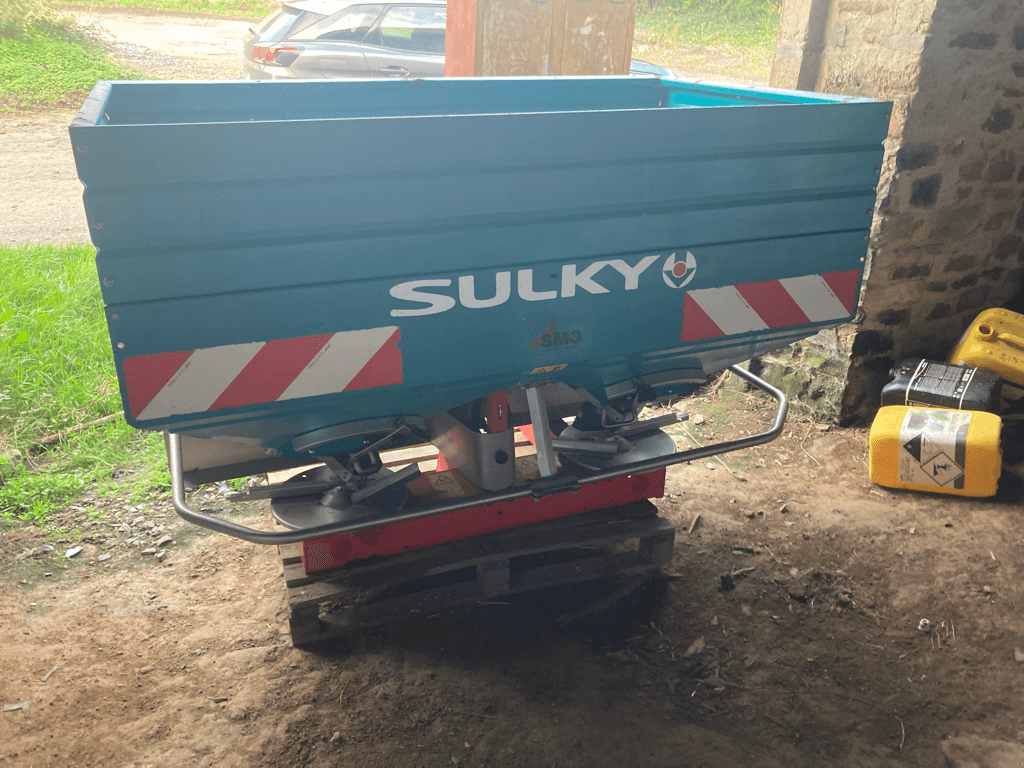 Düngerstreuer des Typs Sulky DPX, Gebrauchtmaschine in ISIGNY-LE-BUAT (Bild 2)