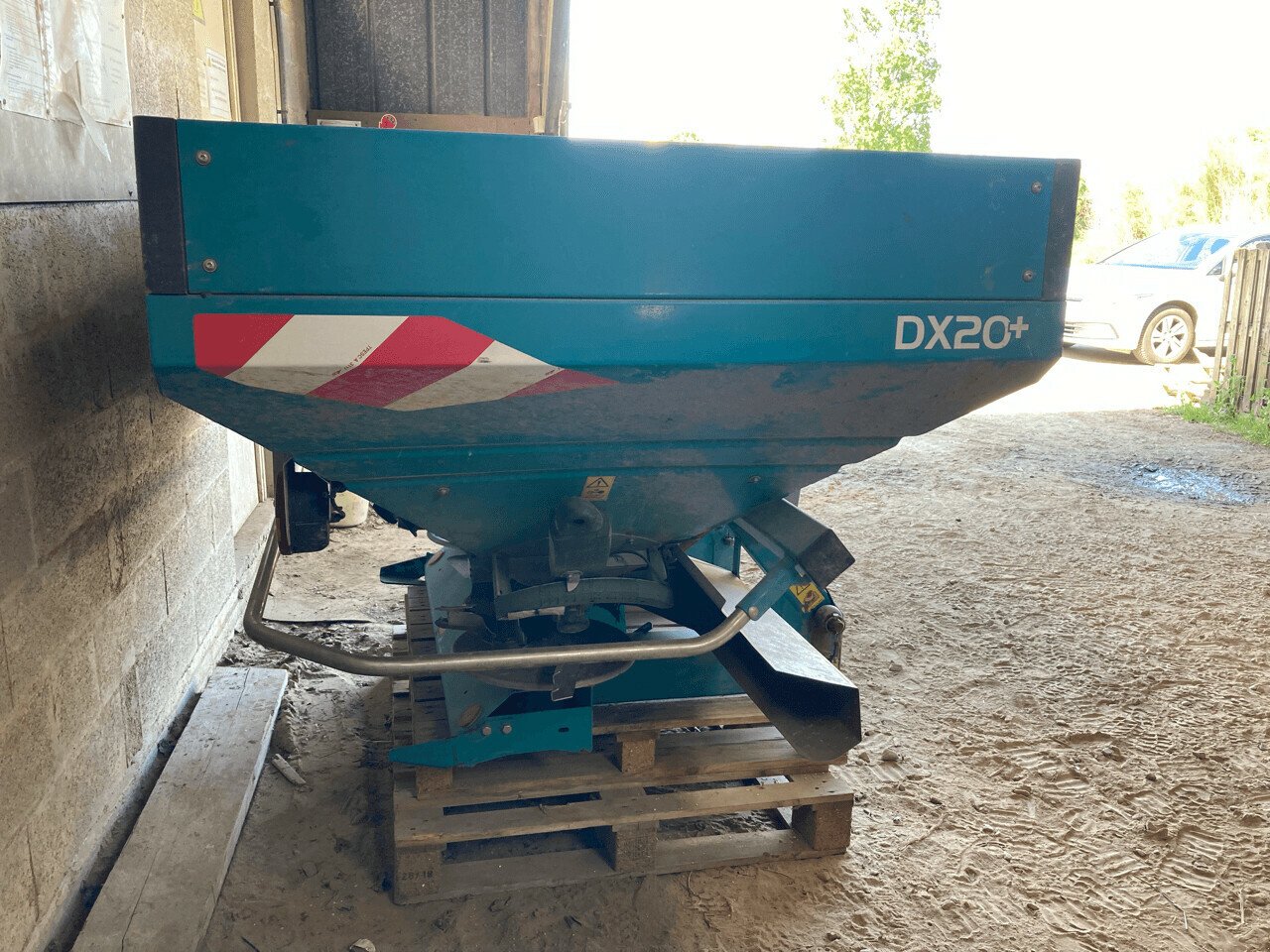 Düngerstreuer des Typs Sulky DX 20 +, Gebrauchtmaschine in PLOUIGNEAU (Bild 1)