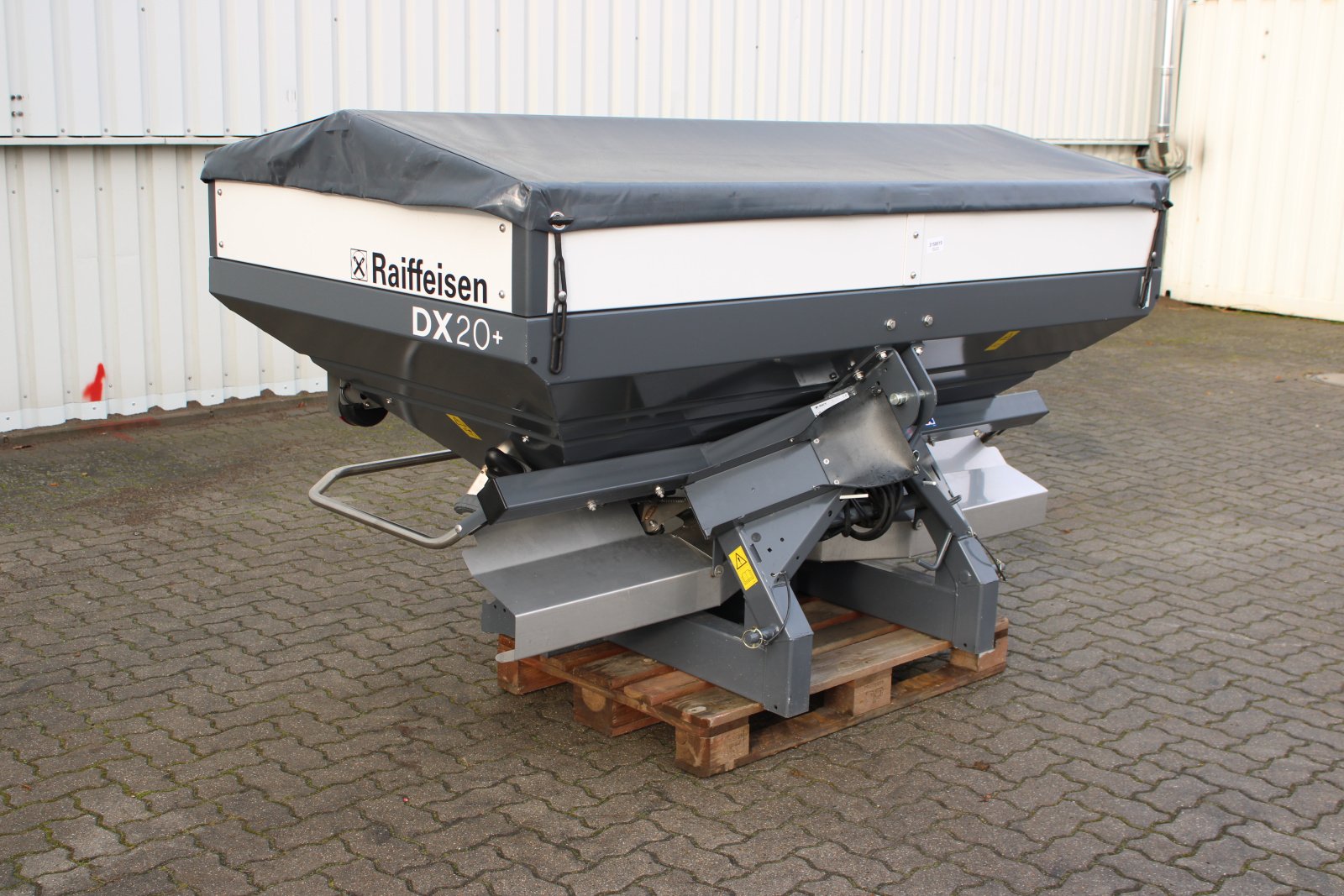 Düngerstreuer of the type Sulky DX 20+, Neumaschine in Holle- Grasdorf (Picture 1)