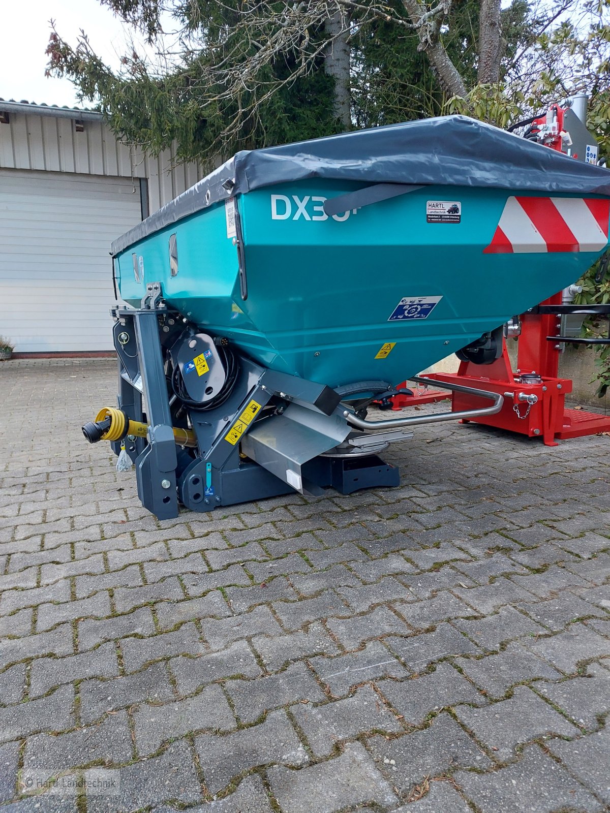 Düngerstreuer des Typs Sulky DX 30+, Neumaschine in Ortenburg (Bild 1)