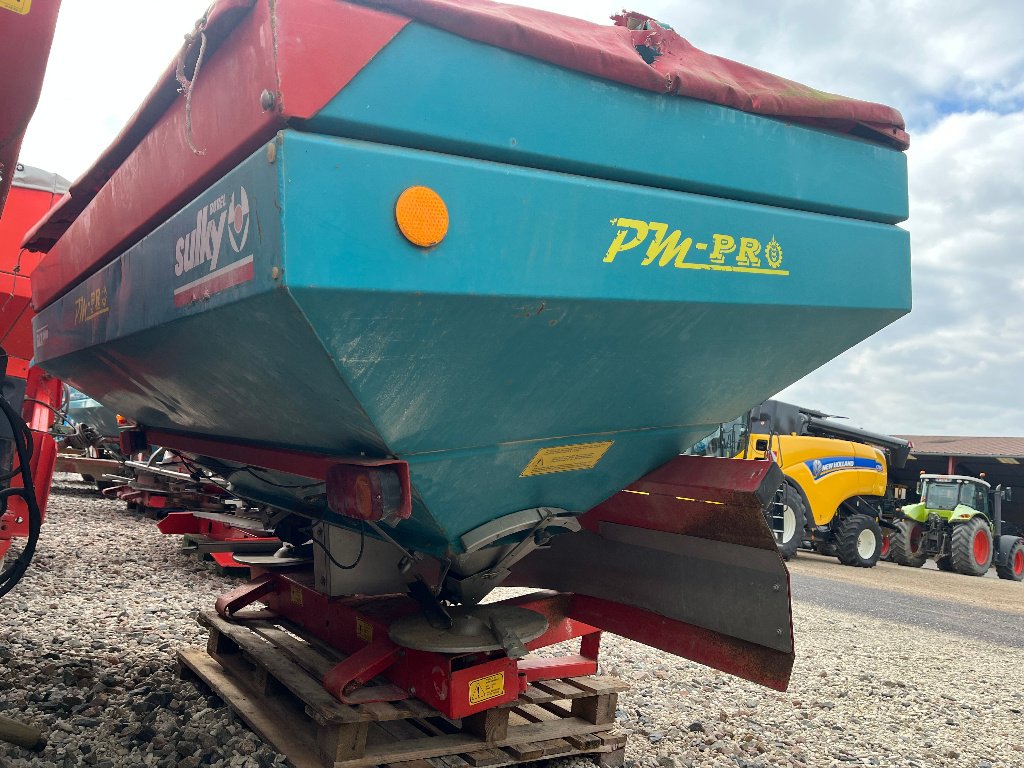 Düngerstreuer des Typs Sulky GLX 2400, Gebrauchtmaschine in VERT TOULON (Bild 3)