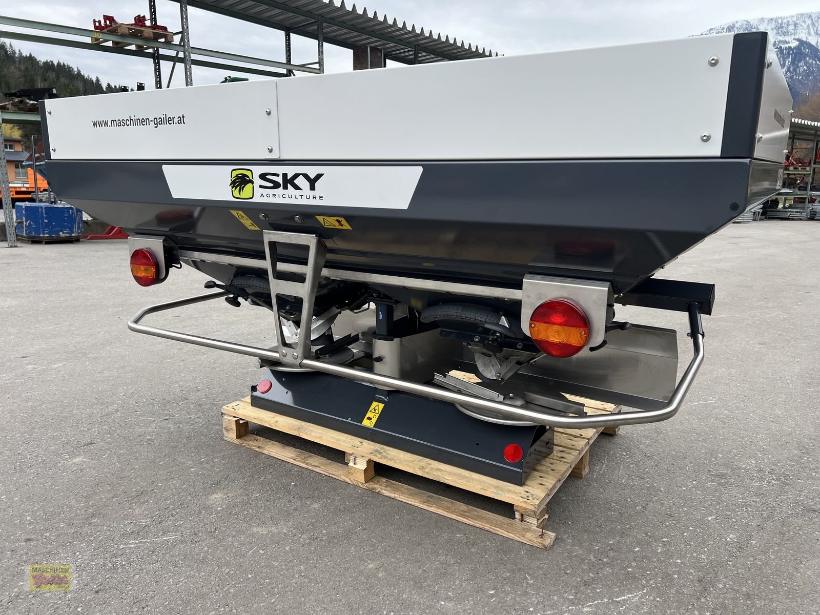 Düngerstreuer des Typs Sulky SKY DX 20 1500 Liter, Neumaschine in Kötschach (Bild 12)