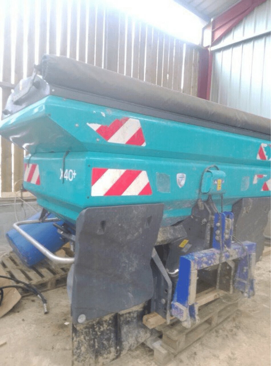 Düngerstreuer typu Sulky X 40 +PESEE DPAE BACHE, Gebrauchtmaschine w PONTIVY (Zdjęcie 1)