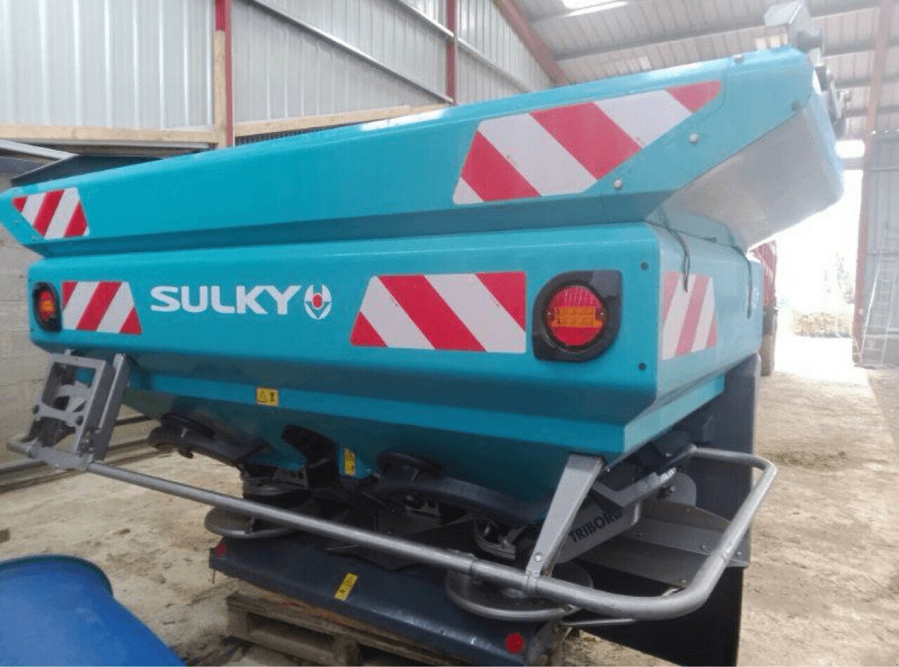 Düngerstreuer typu Sulky X 40 +PESEE DPAE BACHE, Gebrauchtmaschine w PONTIVY (Zdjęcie 2)