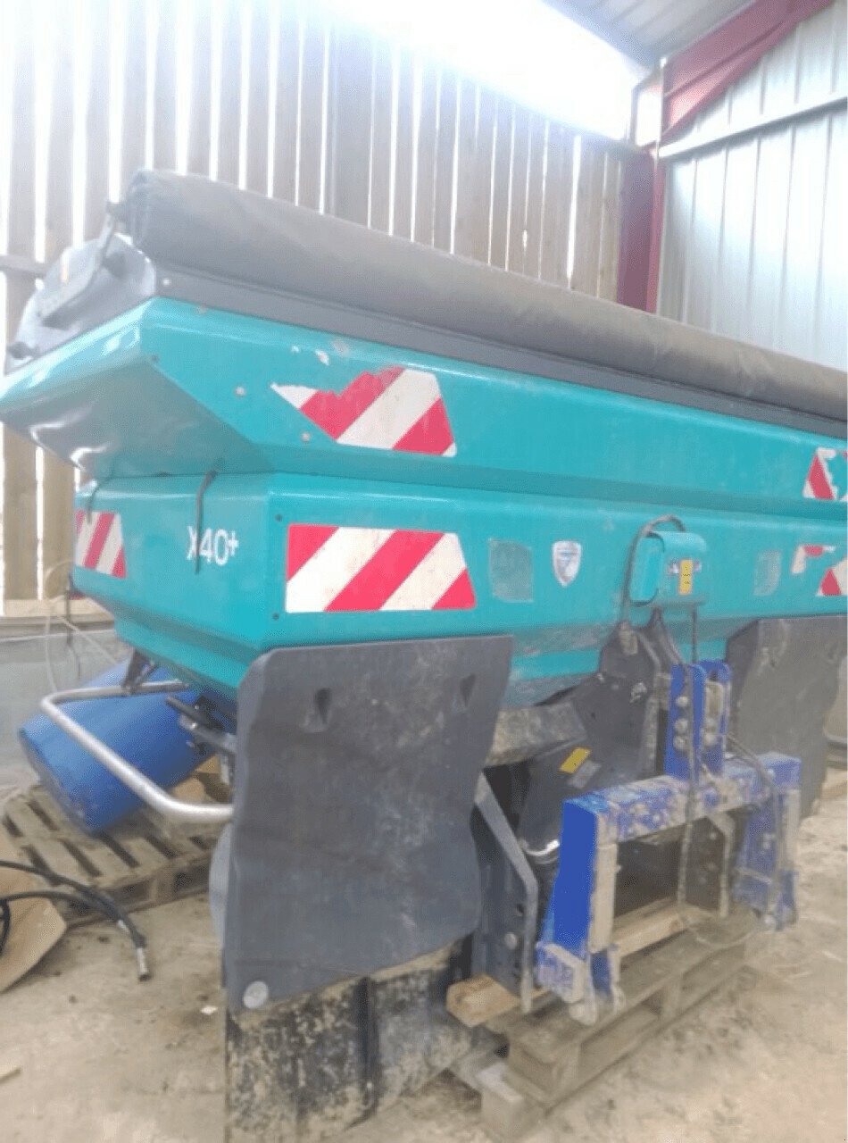 Düngerstreuer typu Sulky X 40 +PESEE DPAE BACHE, Gebrauchtmaschine w PONTIVY (Zdjęcie 3)