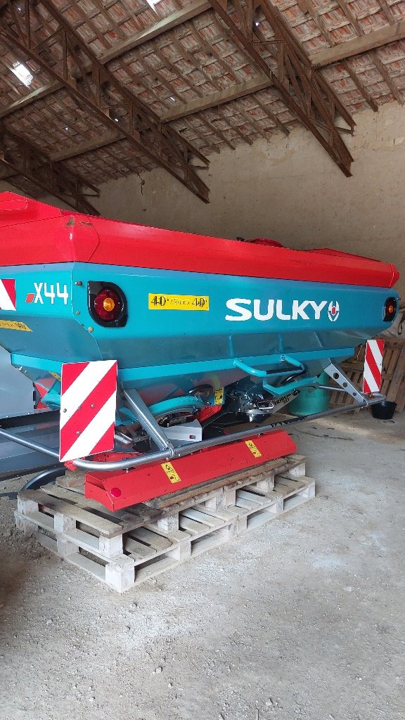 Düngerstreuer du type Sulky X 44 VISION, Gebrauchtmaschine en BRAS SUR MEUSE (Photo 1)