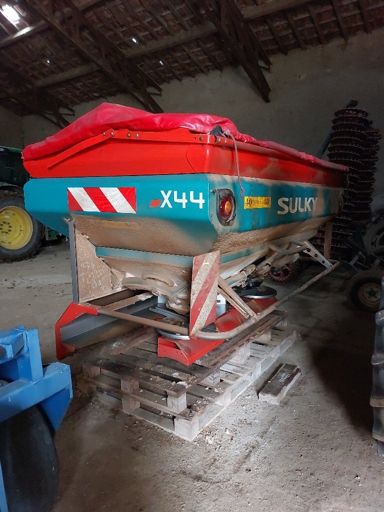 Düngerstreuer du type Sulky X 44 VISION, Gebrauchtmaschine en BRAS SUR MEUSE (Photo 2)