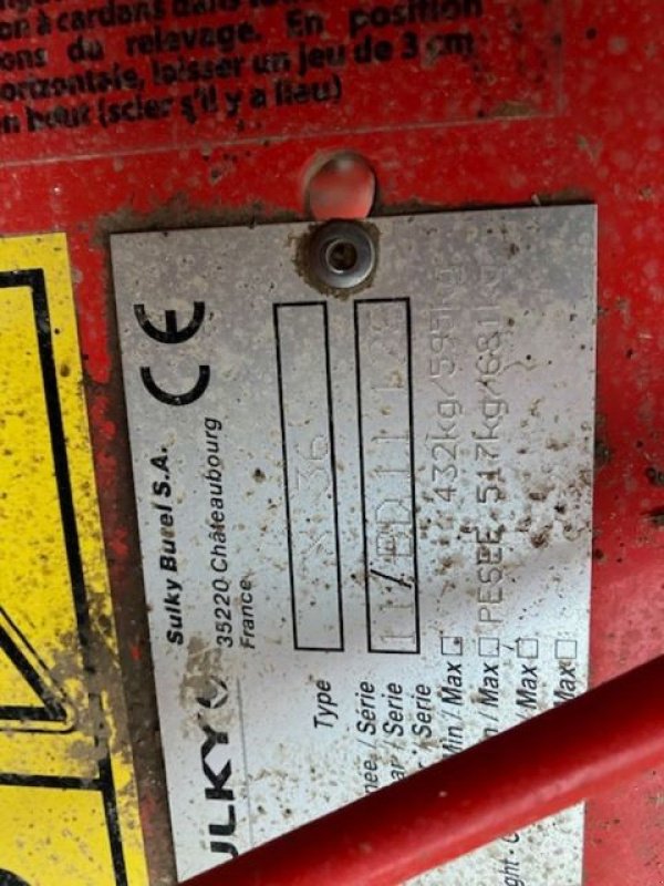 Düngerstreuer des Typs Sulky X36 tribord, Gebrauchtmaschine in UZEMAIN (Bild 6)