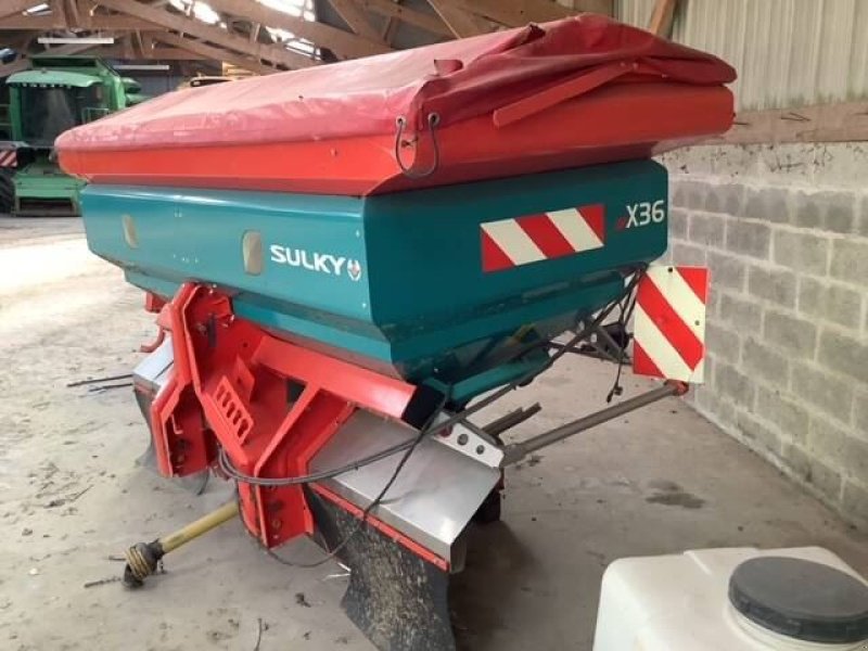 Düngerstreuer of the type Sulky X36, Gebrauchtmaschine in les hayons (Picture 3)