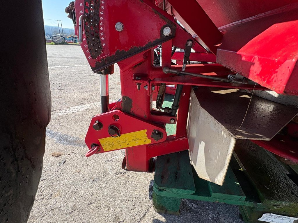 Düngerstreuer van het type Tulip SX6000, Gebrauchtmaschine in SALEUX (Foto 10)