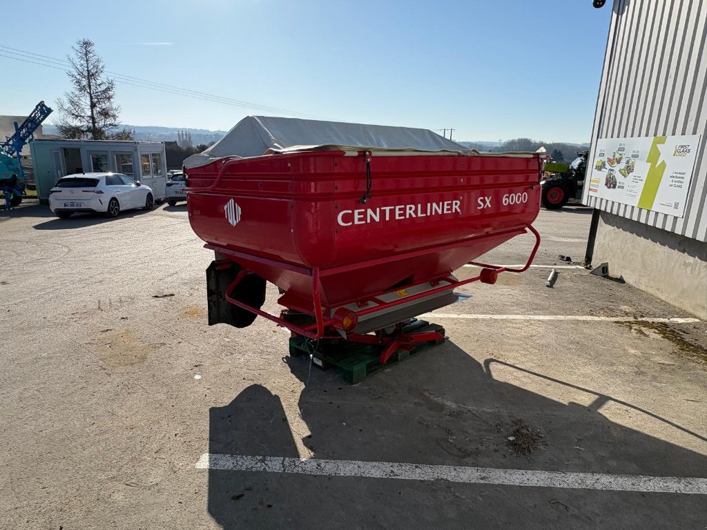 Düngerstreuer van het type Tulip SX6000, Gebrauchtmaschine in SALEUX (Foto 4)