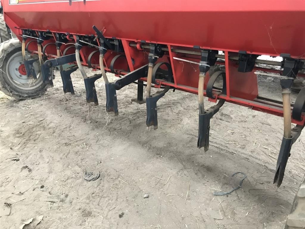 Düngerstreuer des Typs Tume 4 meter gødningsvogn med tænder, Gebrauchtmaschine in øster ulslev (Bild 2)