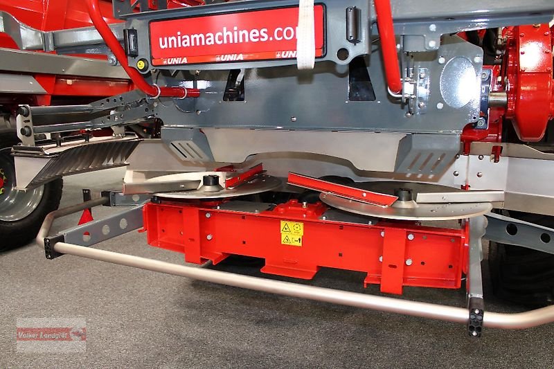 Düngerstreuer des Typs Unia RCW 120 Plus H Kalkstreuer Düngerstreuer 12000 L, Neumaschine in Ostheim/Rhön (Bild 16)