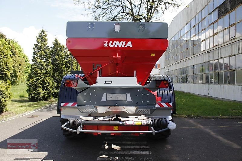 Düngerstreuer des Typs Unia RCW 120 Plus H Kalkstreuer Düngerstreuer 12000 L, Neumaschine in Ostheim/Rhön (Bild 8)