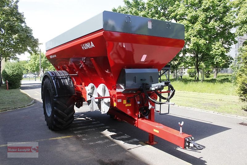 Düngerstreuer des Typs Unia RCW 120 Plus H Kalkstreuer Düngerstreuer 12000 L, Neumaschine in Ostheim/Rhön (Bild 3)