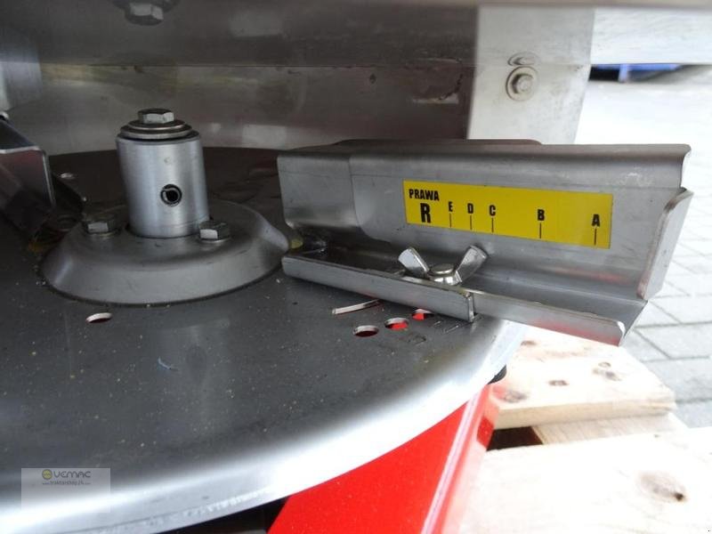 Düngerstreuer typu Vemac Zweischeibenstreuer 1200KG Streuer Winterdienst Traktor NEU, Neumaschine v Sülzetal OT Osterweddingen (Obrázok 17)