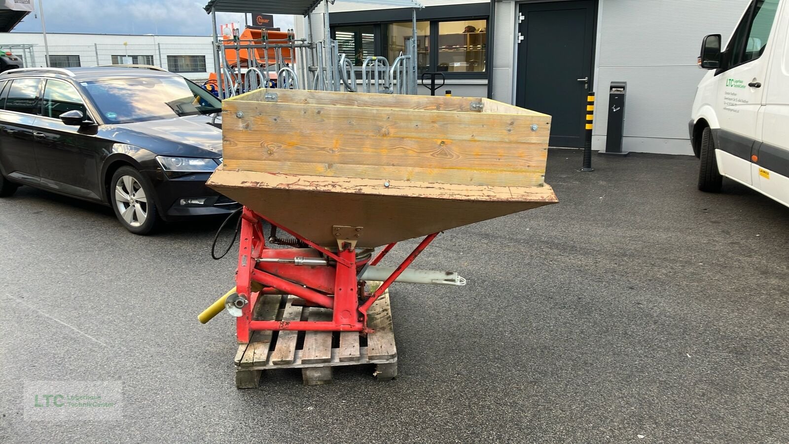 Düngerstreuer of the type Vicon 500 L Pendelstreuer, Gebrauchtmaschine in Redlham (Picture 9)