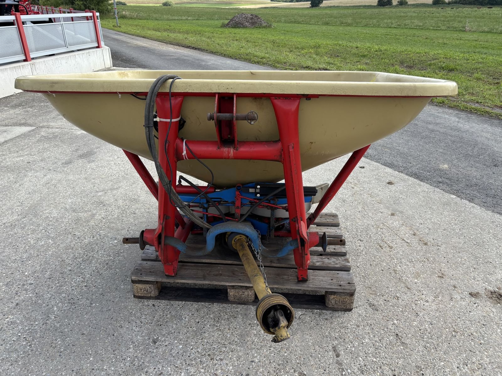 Düngerstreuer typu Vicon AC2 1000, Gebrauchtmaschine v Starrein (Obrázek 2)