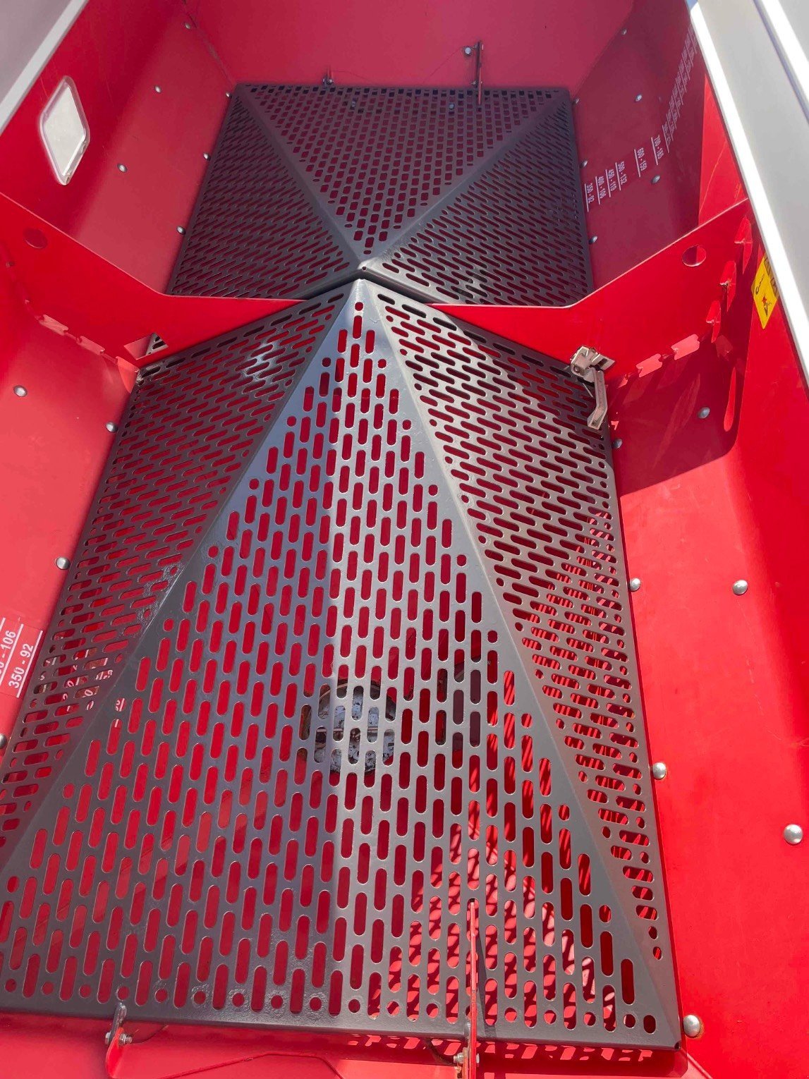 Düngerstreuer des Typs Vicon Distributeur d'engrais RO-EDW GEOSPREAD Vicon, Gebrauchtmaschine in SAINT CLAIR SUR ELLE (Bild 7)