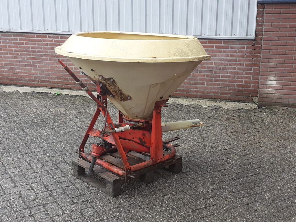 Düngerstreuer van het type Vicon PENDELSTROOIER, Neumaschine in MARIENHEEM (Foto 1)
